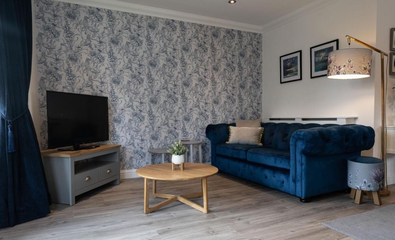 Canalside Holiday home *